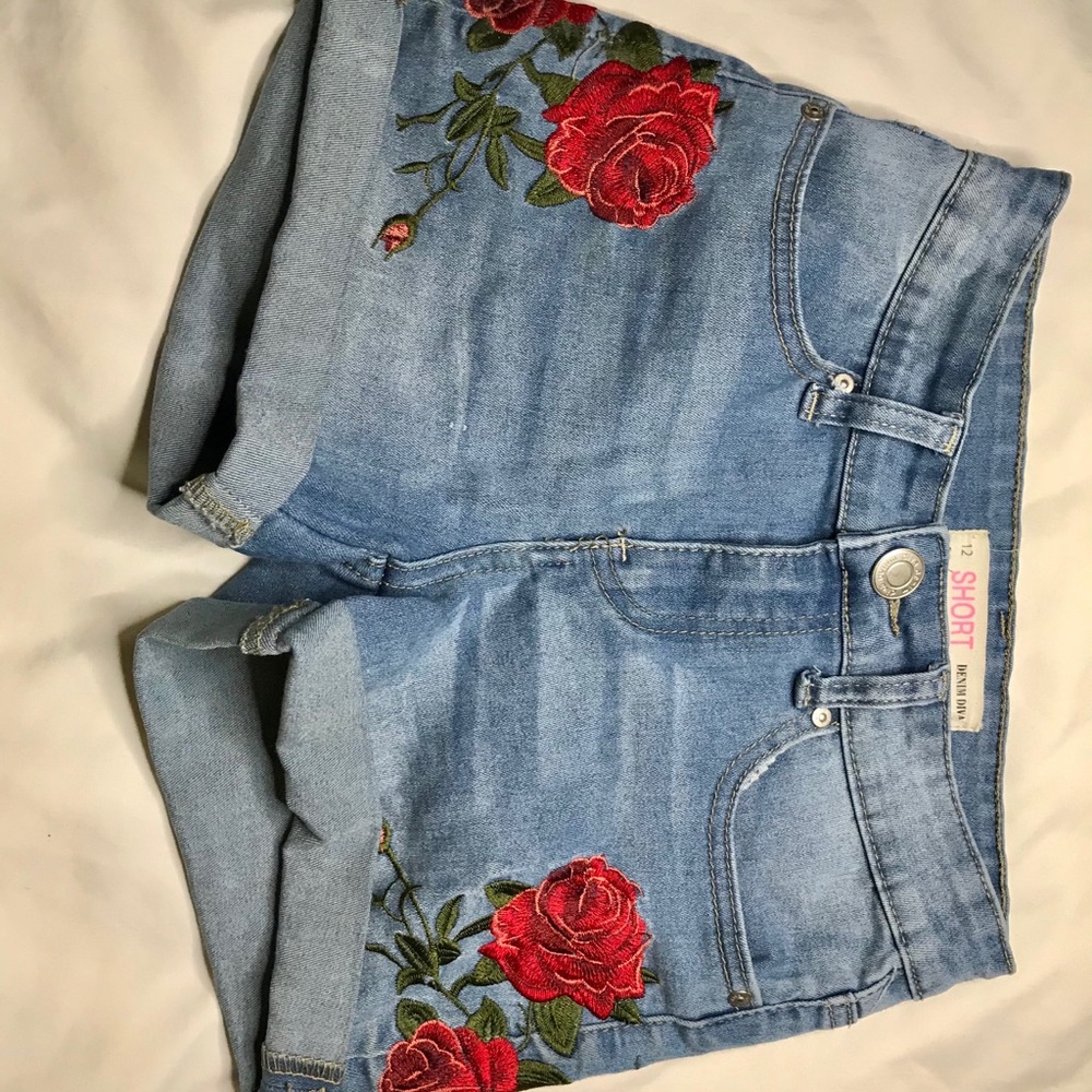 Rose shorts